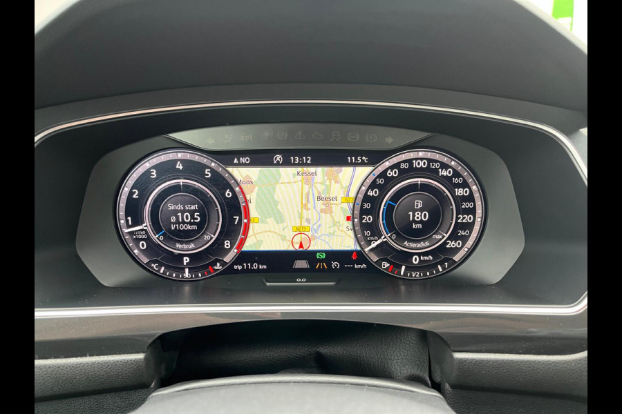 Volkswagen Tiguan Allspace 1.4 TSI Highline Business R- Line 7p. | Adaptieve cruise | Panorama dak | Zwenkbare trekhaak | Memory |