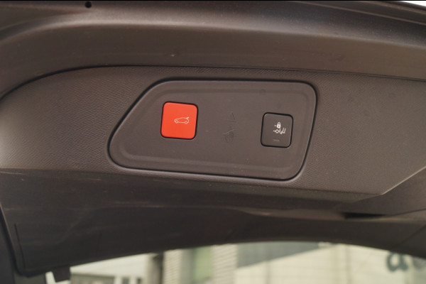 Peugeot 3008 1.5 BlueHDi 130pk Allure Pack Business -NAVI-ECC-CAM-