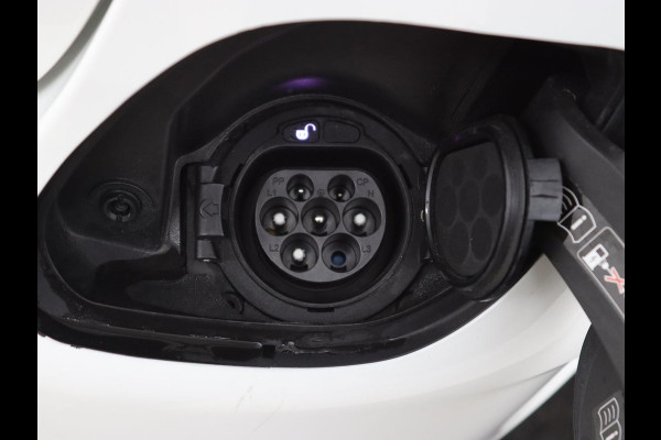 Mercedes-Benz C-Klasse 300de AMG Night | Adaptive cruise | 360 Camera | Leder | Burmester Surround | Trekhaak | Carplay | Stoelverwarming | Memory | Navigatie | Digital Cockpit | PHEV | Plug In