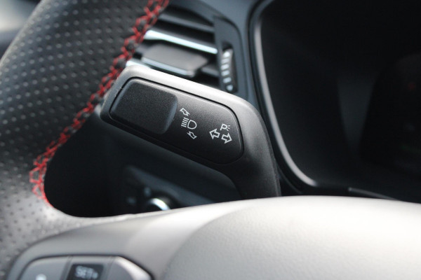 Ford Kuga 2.5 FHEV ST-Line X 190pk | Driver Assistance Pack | Winterpack | Panoramadak | Technology Pack | Geen Stekker nodig | All Season banden