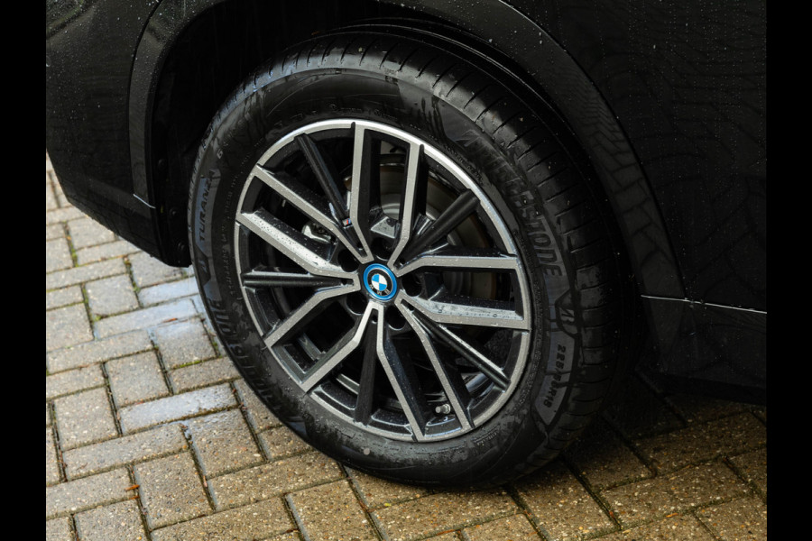BMW X1 xDrive25e M-Sport - Pano - Trekhaak - Stoelverwarming - Camera