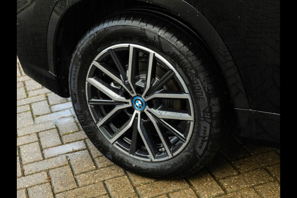 BMW X1 xDrive25e M-Sport - Pano - Trekhaak - Stoelverwarming - Camera
