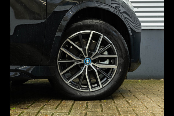 BMW X1 xDrive25e M-Sport - Pano - Trekhaak - Stoelverwarming - Camera