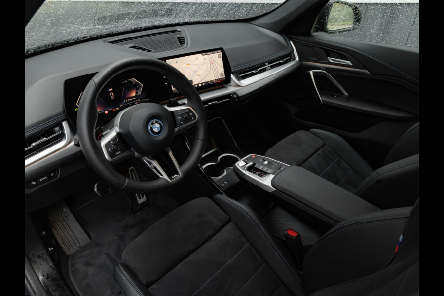 BMW X1 xDrive25e M-Sport - Pano - Trekhaak - Stoelverwarming - Camera