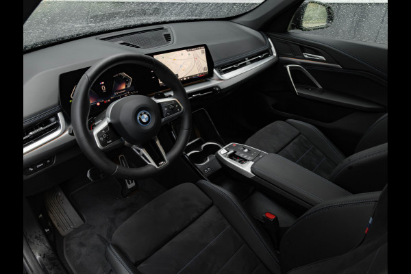 BMW X1 xDrive25e M-Sport - Pano - Trekhaak - Stoelverwarming - Camera