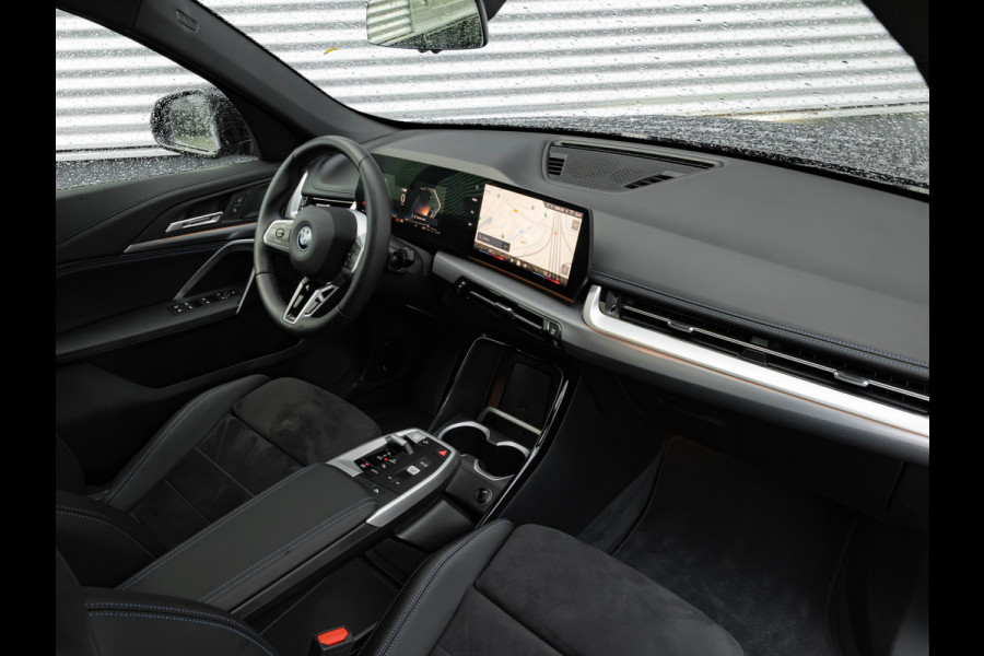 BMW X1 xDrive25e M-Sport - Pano - Trekhaak - Stoelverwarming - Camera