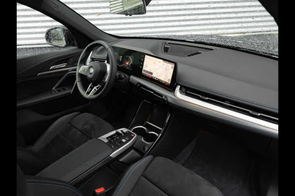 BMW X1 xDrive25e M-Sport - Pano - Trekhaak - Stoelverwarming - Camera