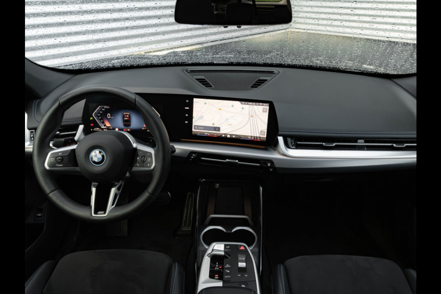 BMW X1 xDrive25e M-Sport - Pano - Trekhaak - Stoelverwarming - Camera