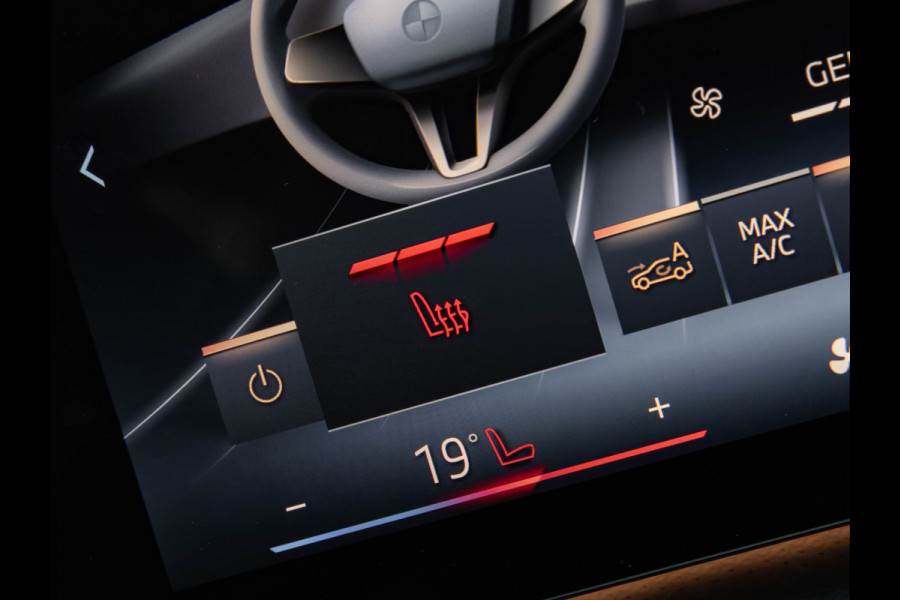 BMW X1 xDrive25e M-Sport - Pano - Trekhaak - Stoelverwarming - Camera