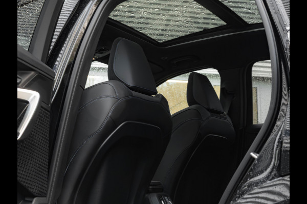 BMW X1 xDrive25e M-Sport - Pano - Trekhaak - Stoelverwarming - Camera