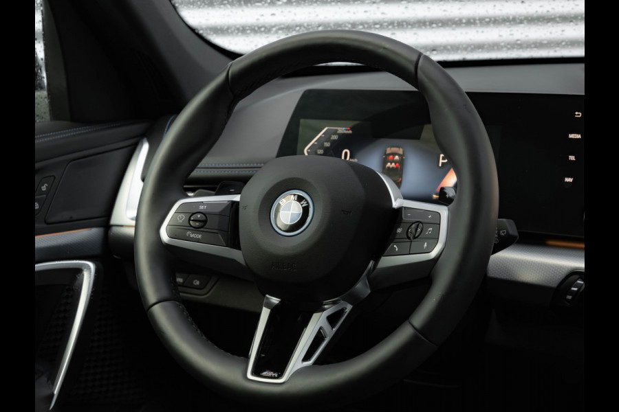 BMW X1 xDrive25e M-Sport - Pano - Trekhaak - Stoelverwarming - Camera