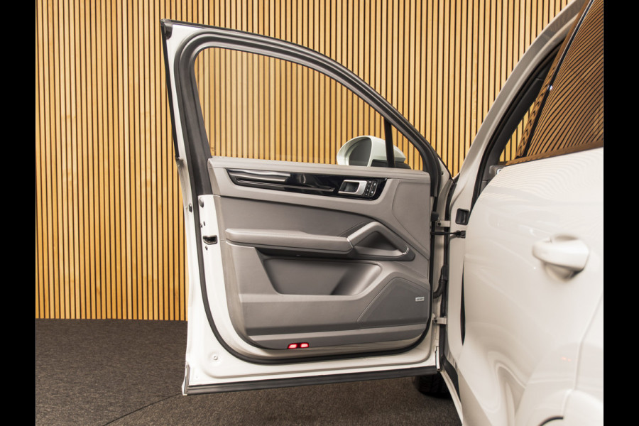 Porsche Cayenne 3.0 E-Hybrid SPORTDESIGN-PANO-21"-BOSE