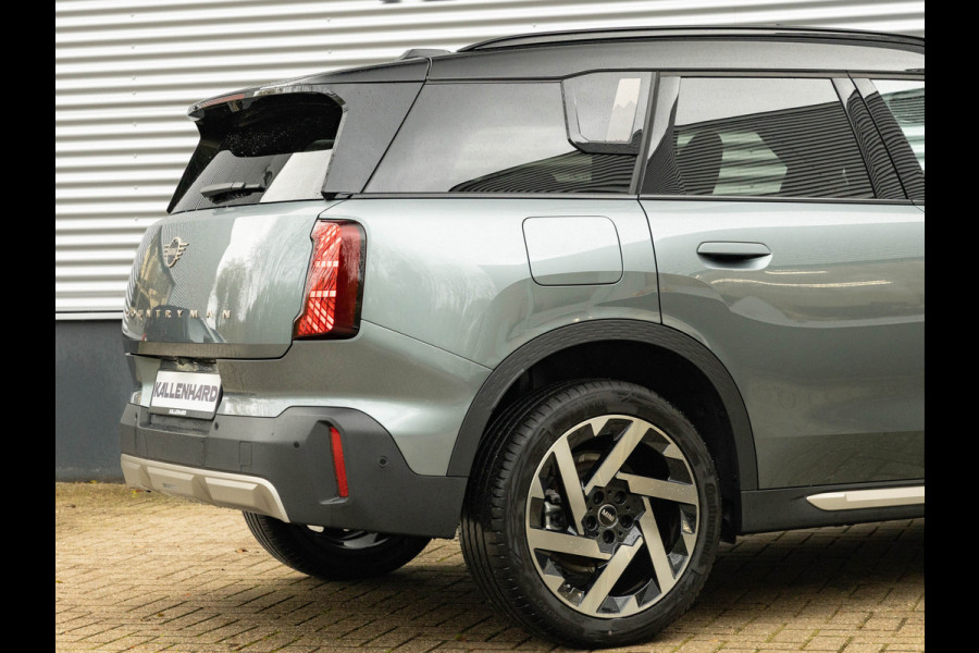 MINI Countryman 1.5 C Favoured - XL Pakket - Pano - Trekhaak - Memoryzetel