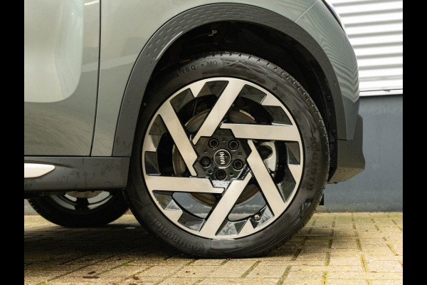 MINI Countryman 1.5 C Favoured - XL Pakket - Pano - Trekhaak - Memoryzetel