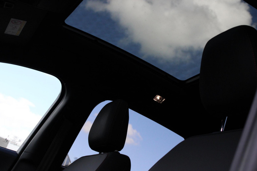 Ford Kuga 2.5 FHEV ST-Line X 190pk | Driver Assistance Pack | Winterpack | Panoramadak | Technology Pack | Geen Stekker nodig | All Season banden