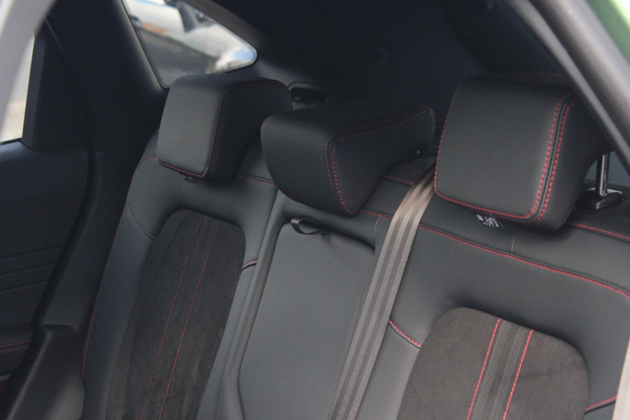 Ford Kuga 2.5 FHEV ST-Line X 190pk | Driver Assistance Pack | Winterpack | Panoramadak | Technology Pack | Geen Stekker nodig | All Season banden