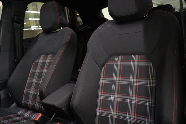 Volkswagen Polo 2.0 TSI GTI PANO/CAM/CARPLAY/STOELVER/NAVI/VOLL