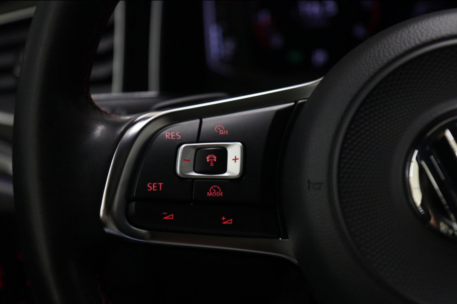 Volkswagen Polo 2.0 TSI GTI PANO/CAM/CARPLAY/STOELVER/NAVI/VOLL