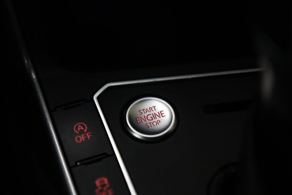 Volkswagen Polo 2.0 TSI GTI PANO/CAM/CARPLAY/STOELVER/NAVI/VOLL