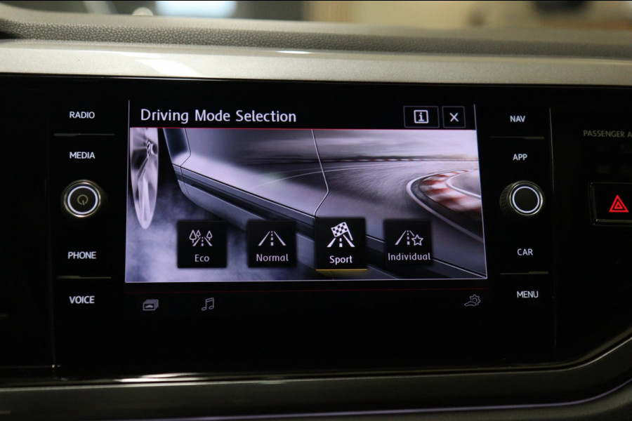 Volkswagen Polo 2.0 TSI GTI PANO/CAM/CARPLAY/STOELVER/NAVI/VOLL