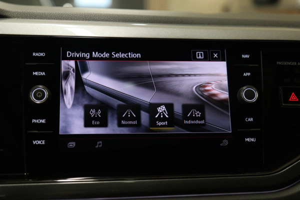 Volkswagen Polo 2.0 TSI GTI PANO/CAM/CARPLAY/STOELVER/NAVI/VOLL