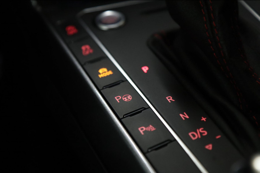 Volkswagen Polo 2.0 TSI GTI PANO/CAM/CARPLAY/STOELVER/NAVI/VOLL