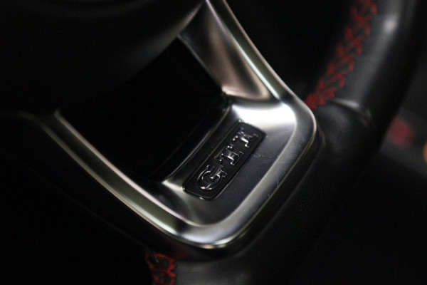 Volkswagen Polo 2.0 TSI GTI PANO/CAM/CARPLAY/STOELVER/NAVI/VOLL