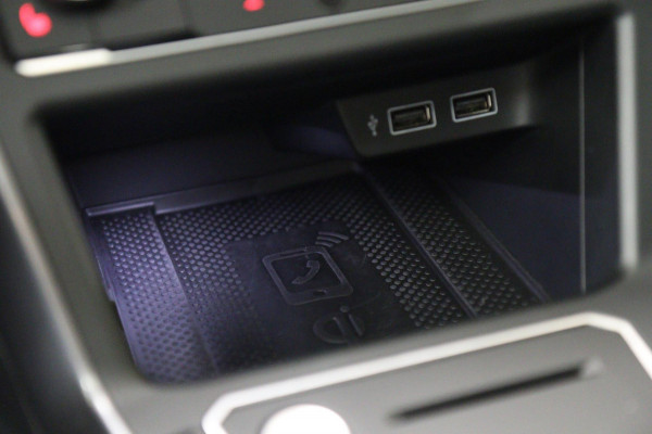 Volkswagen Polo 2.0 TSI GTI PANO/CAM/CARPLAY/STOELVER/NAVI/VOLL