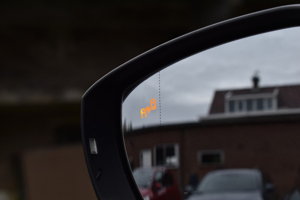 Volkswagen T-Roc R 2.0 TSI 300PK DSG 4MOTION R-SPORT LEDER/CAMERA/NAVI/VIRTUAL