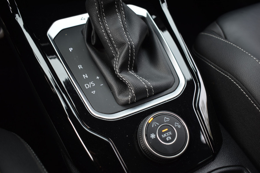 Volkswagen T-Roc R 2.0 TSI 300PK DSG 4MOTION R-SPORT LEDER/CAMERA/NAVI/VIRTUAL