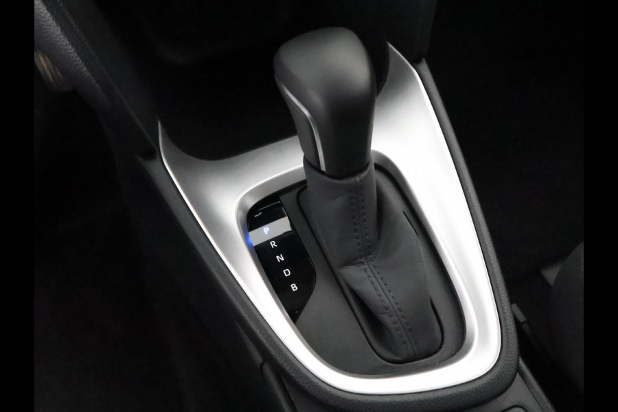 Toyota Yaris Cross 1.5 HYBRID BI-TONE MET LUXERY PACK GARANTIE-2033 CLOUD NAVIGATIE .CLIMA.CRUISE.KEYLESS.