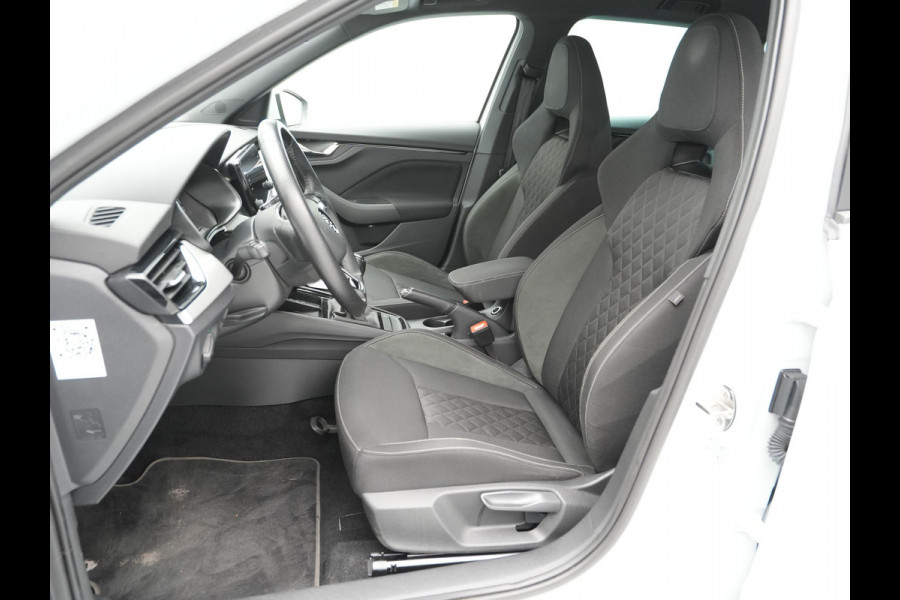Škoda Kamiq 1.0 TSI 115pk Sport Business Navi via app Wegkl. trekhaak Stoelverwarming Clima 65