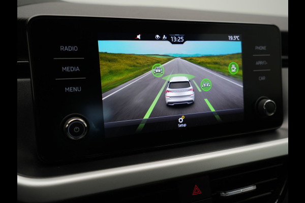 Škoda Kamiq 1.0 TSI 115pk Sport Business Navi via app Wegkl. trekhaak Stoelverwarming Clima 65