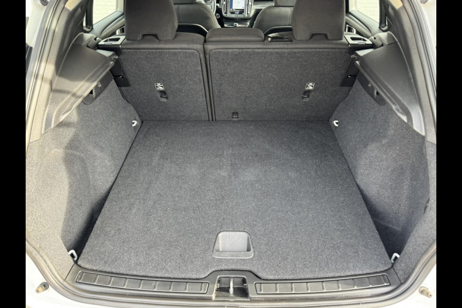 Volvo XC40 1.5 T3 Adaptive cruise Climate control Stoelverwarming Navigatie LED koplampen parkeersensor achter