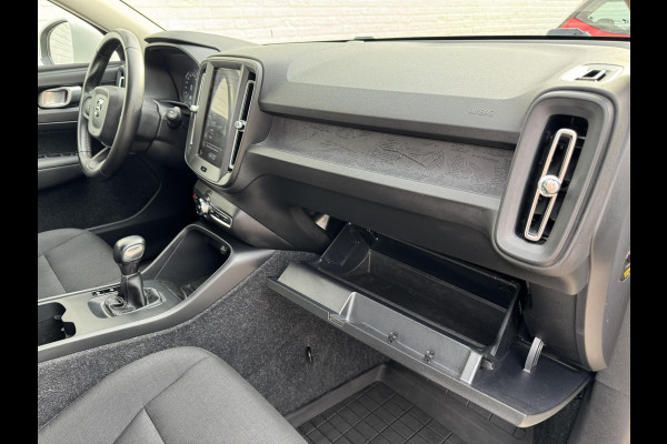 Volvo XC40 1.5 T3 Adaptive cruise Climate control Stoelverwarming Navigatie LED koplampen parkeersensor achter