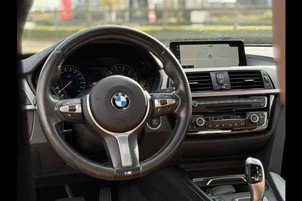 BMW 3 Serie 318i Corporate Lease High Executive | M Sport, Navi, Carplay/Android, Camera, Stoelverw., Leder, Cruise, Climate | NAP
