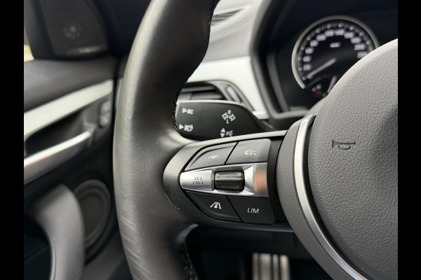 BMW X1 xDrive25e M-sport Automaat | Panoramadak | Leren bekleding | LED verlichting | Stoel en Stuurwielverwarming | Trekhaak afneembaa
