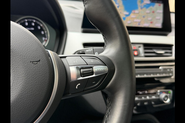 BMW X1 xDrive25e M-sport Automaat | Panoramadak | Leren bekleding | LED verlichting | Stoel en Stuurwielverwarming | Trekhaak afneembaa