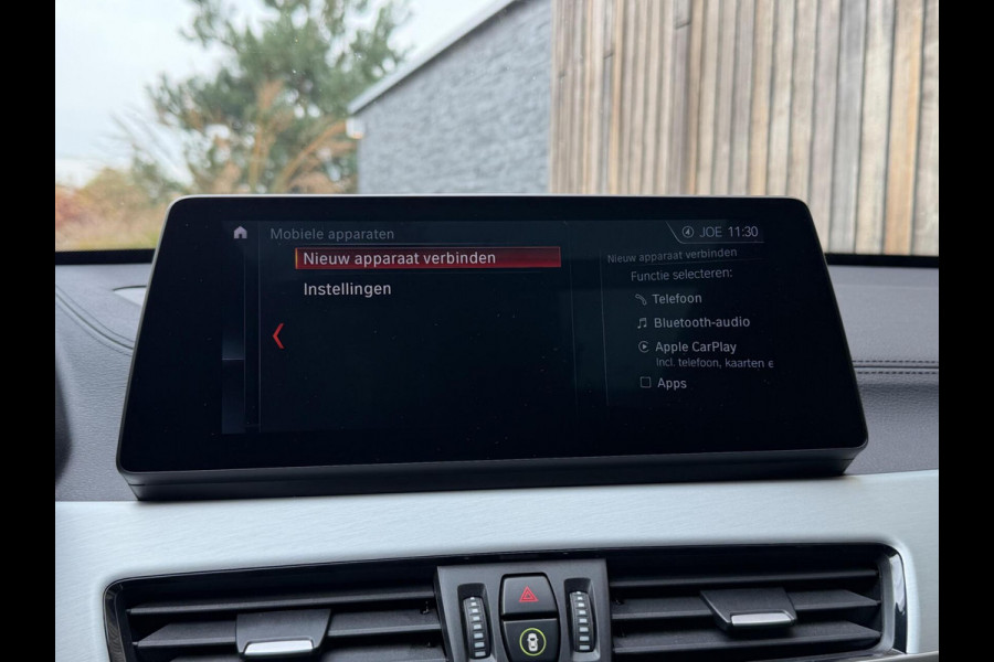 BMW X1 xDrive25e M-sport Automaat | Panoramadak | Leren bekleding | LED verlichting | Stoel en Stuurwielverwarming | Trekhaak afneembaa