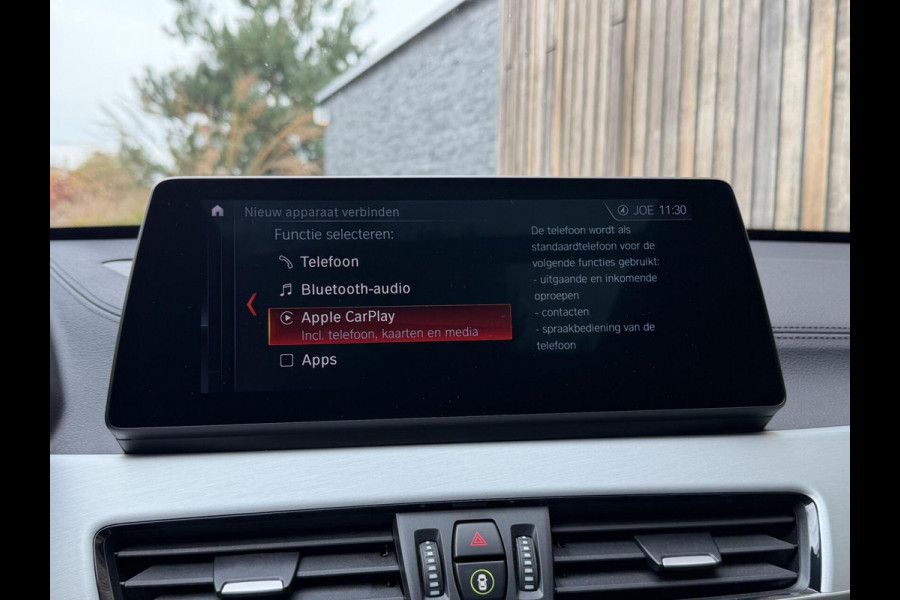 BMW X1 xDrive25e M-sport Automaat | Panoramadak | Leren bekleding | LED verlichting | Stoel en Stuurwielverwarming | Trekhaak afneembaa