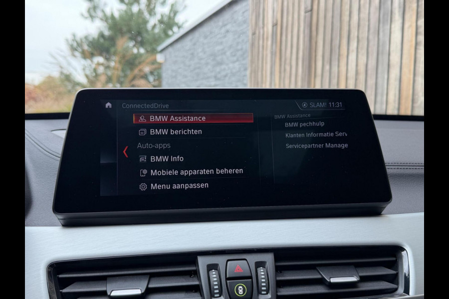 BMW X1 xDrive25e M-sport Automaat | Panoramadak | Leren bekleding | LED verlichting | Stoel en Stuurwielverwarming | Trekhaak afneembaa