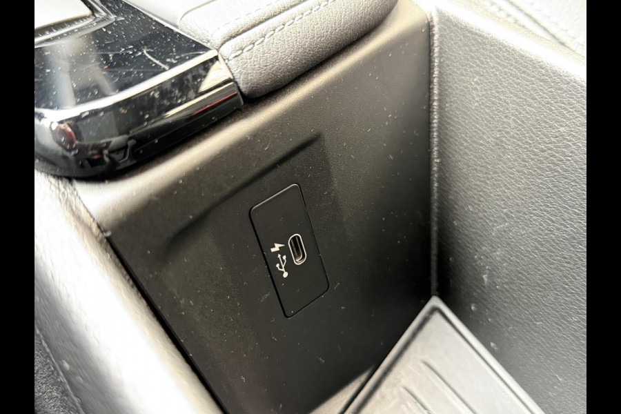 BMW X1 xDrive25e M-sport Automaat | Panoramadak | Leren bekleding | LED verlichting | Stoel en Stuurwielverwarming | Trekhaak afneembaa