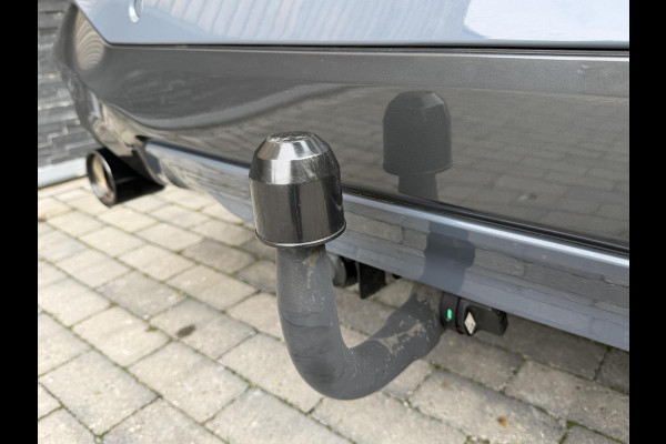 BMW X1 xDrive25e M-sport Automaat | Panoramadak | Leren bekleding | LED verlichting | Stoel en Stuurwielverwarming | Trekhaak afneembaa