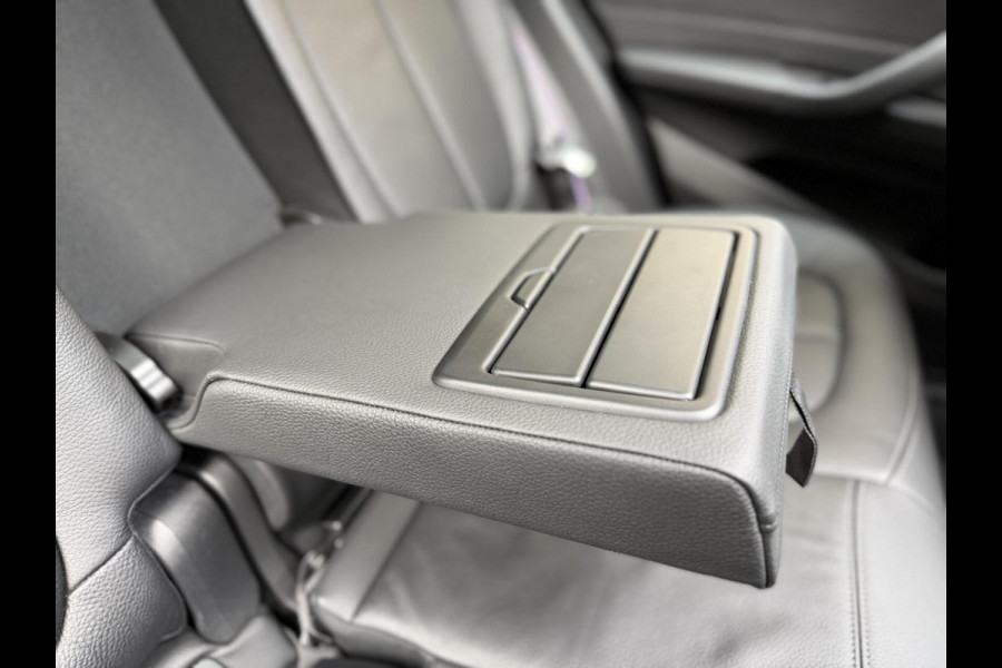 BMW X1 xDrive25e M-sport Automaat | Panoramadak | Leren bekleding | LED verlichting | Stoel en Stuurwielverwarming | Trekhaak afneembaa