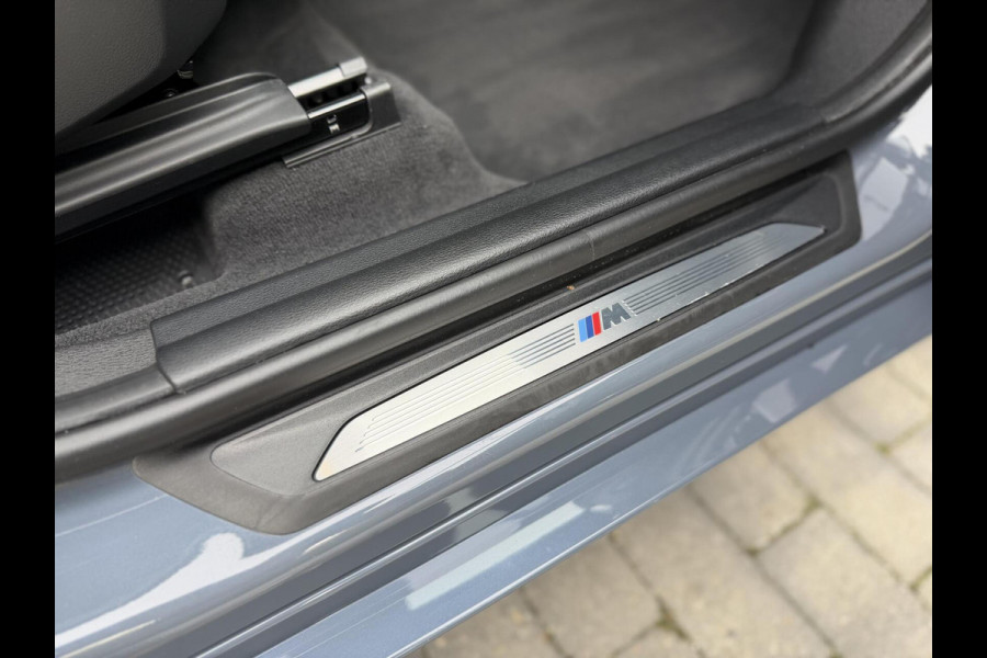 BMW X1 xDrive25e M-sport Automaat | Panoramadak | Leren bekleding | LED verlichting | Stoel en Stuurwielverwarming | Trekhaak afneembaa