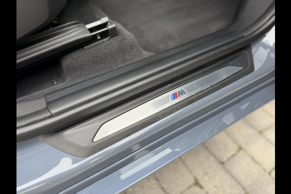 BMW X1 xDrive25e M-sport Automaat | Panoramadak | Leren bekleding | LED verlichting | Stoel en Stuurwielverwarming | Trekhaak afneembaa