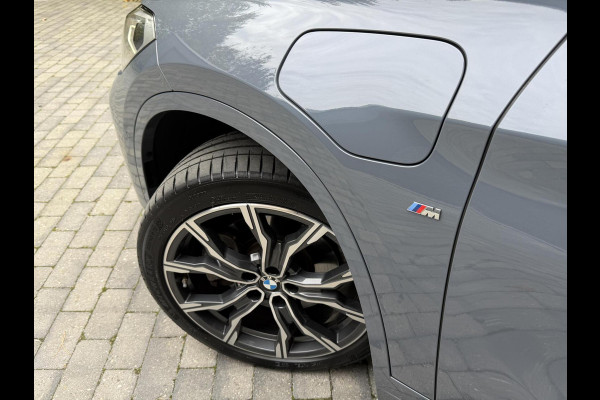 BMW X1 xDrive25e M-sport Automaat | Panoramadak | Leren bekleding | LED verlichting | Stoel en Stuurwielverwarming | Trekhaak afneembaa