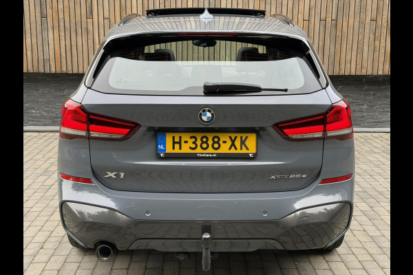 BMW X1 xDrive25e M-sport Automaat | Panoramadak | Leren bekleding | LED verlichting | Stoel en Stuurwielverwarming | Trekhaak afneembaa