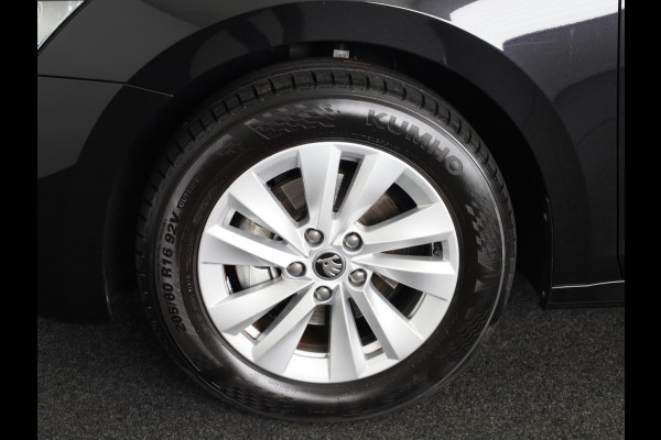 Škoda Octavia Combi 1.5 TSI MHEV Business Edition 115 pk DSG | Verlengde garantie | Navigatie | Trekhaak (wegklapbaar) | Parkeersensoren | Achteruitrijcamera | Stoelverwarming |