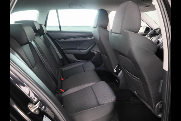 Škoda Octavia Combi 1.5 TSI MHEV Business Edition 115 pk DSG | Verlengde garantie | Navigatie | Trekhaak (wegklapbaar) | Parkeersensoren | Achteruitrijcamera | Stoelverwarming |